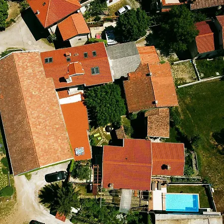 Toncevi Eco Estate Affittacamere 4*