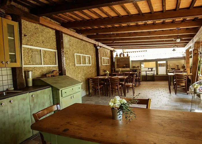 Toncevi Eco Estate 4* Branik