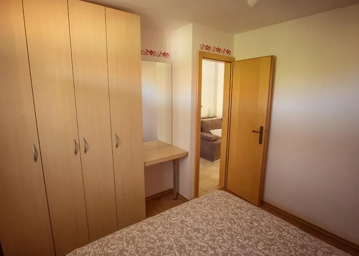 Toncevi Eco Estate 4*